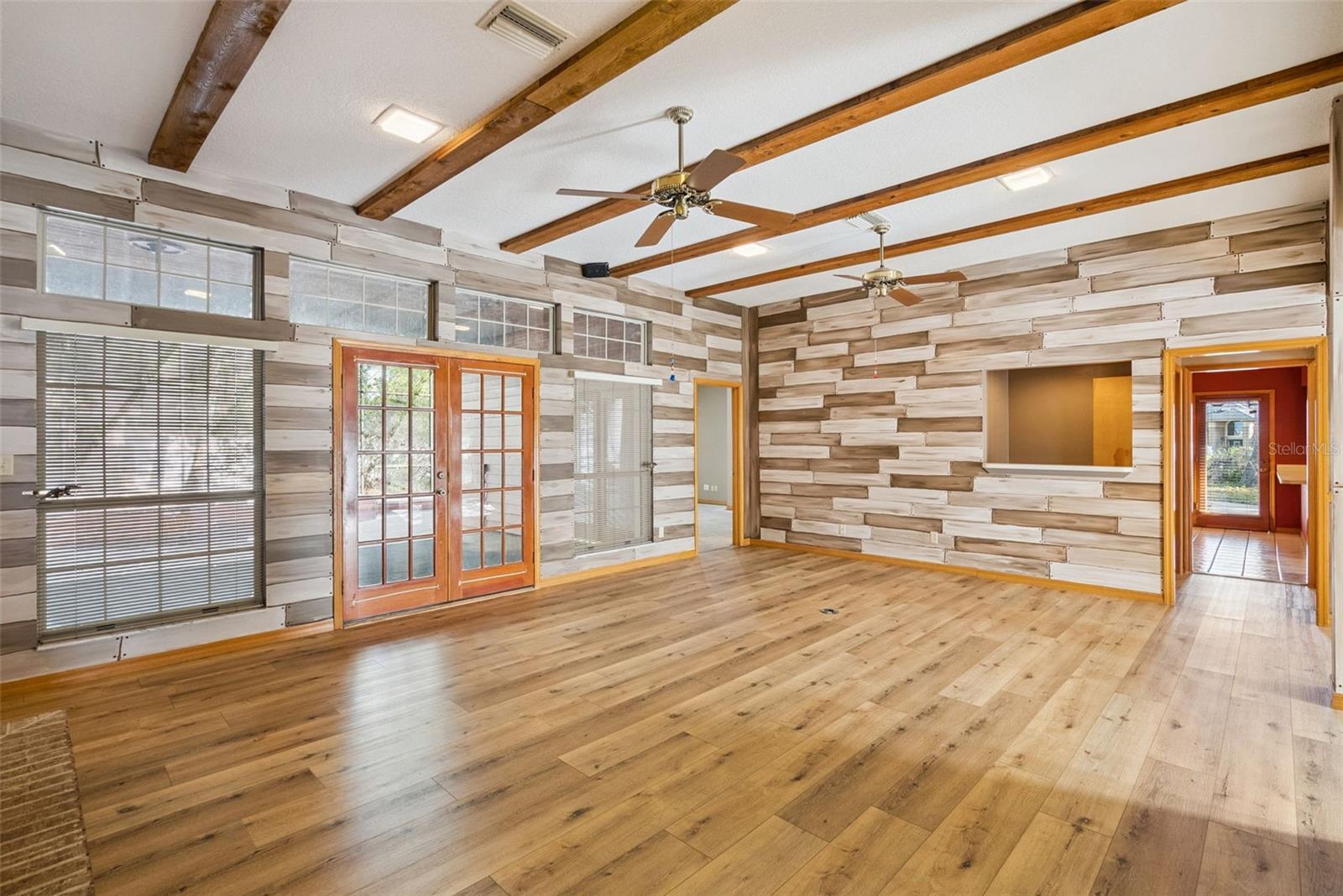 WILLA OAKS - Residential