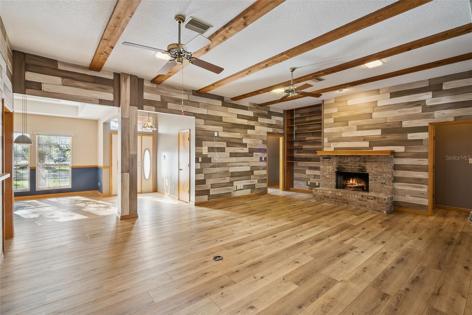 WILLA OAKS - Residential