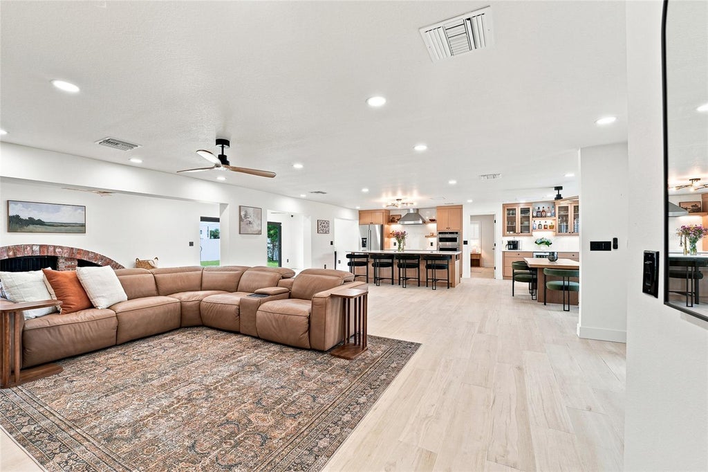 Photo of 6241 Tanglewood Drive NE, St Petersburg, FL 33702 (MLS # TB8530085)