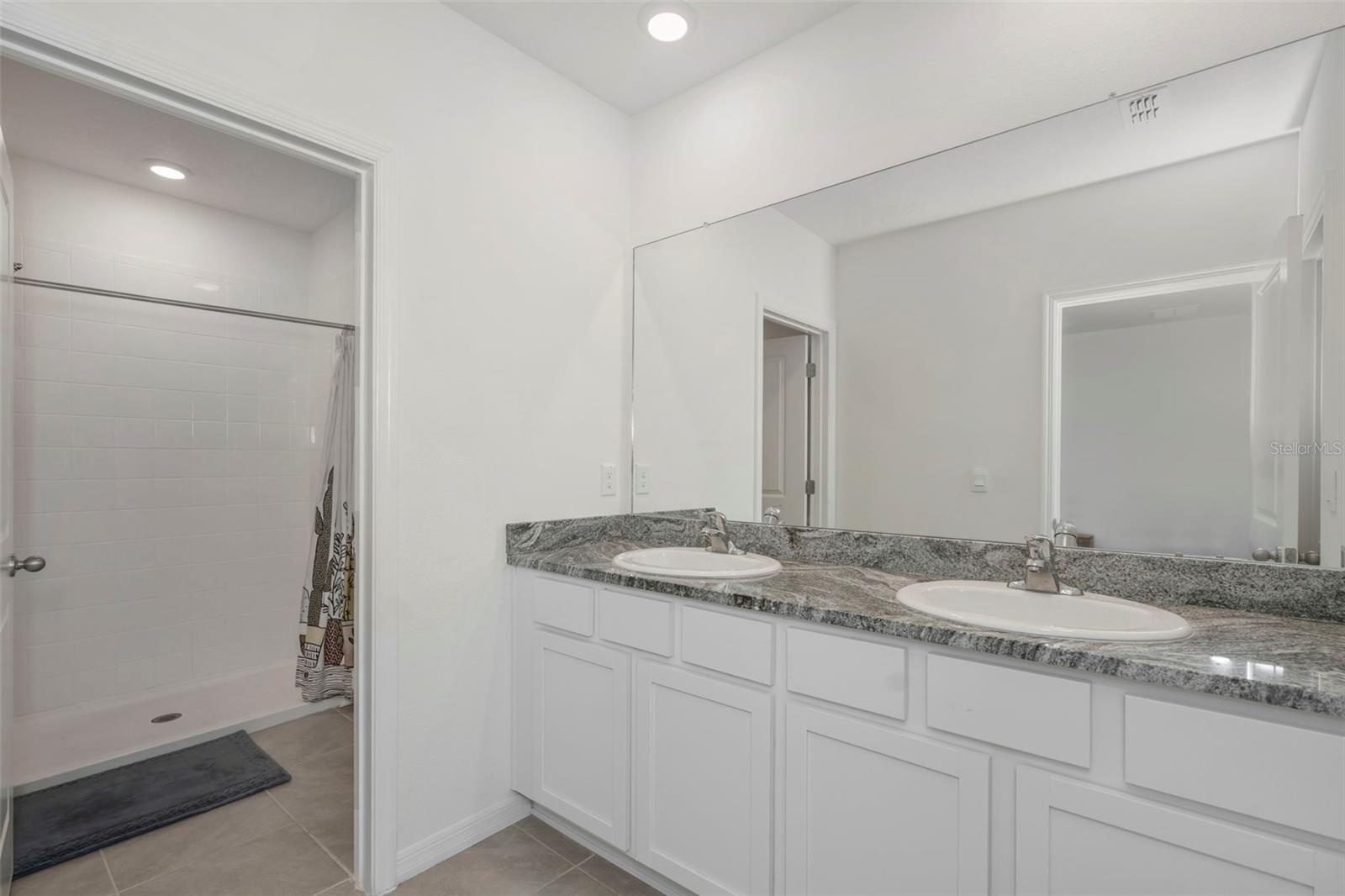 SALEM TWNHMS - Residential