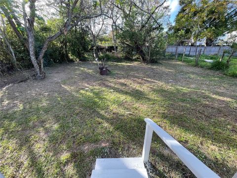 A home in AUBURNDALE