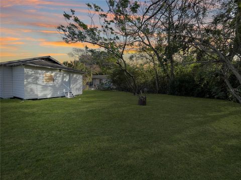 A home in AUBURNDALE