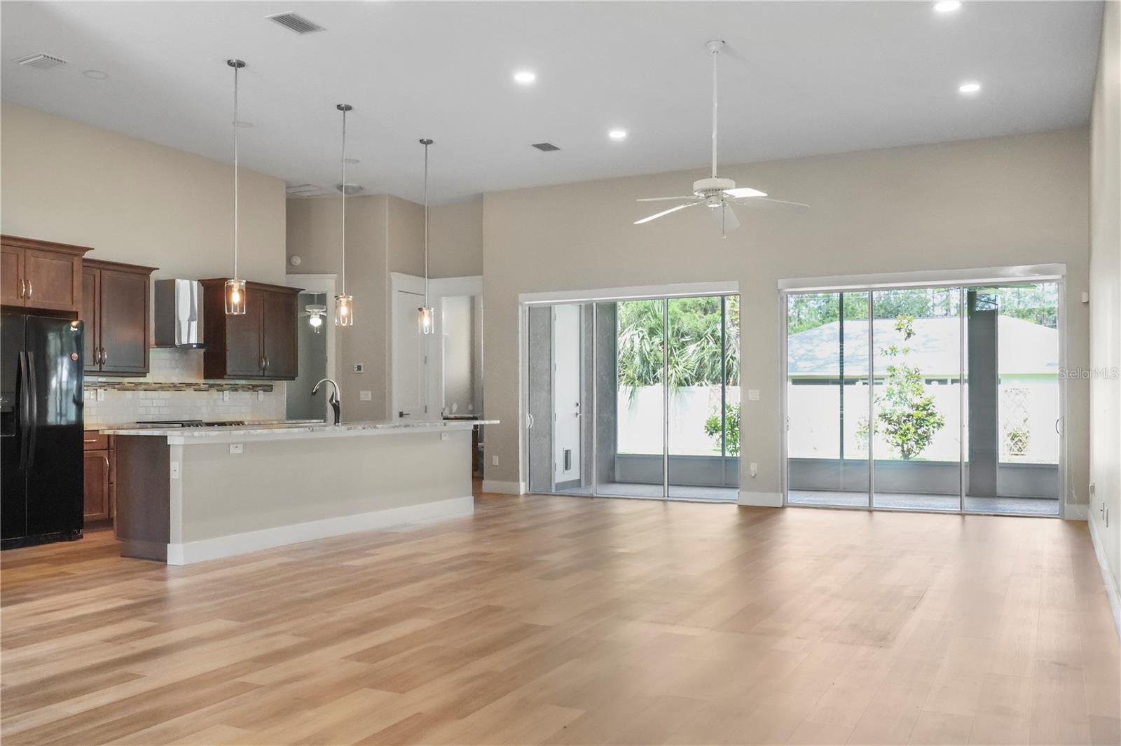 11 WOODSTONE LANE