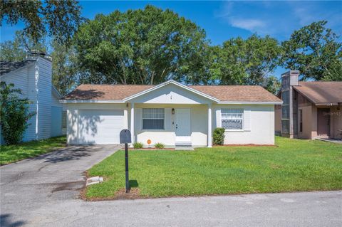Photo of 1049 Waterview Point, Lakeland, FL 33801 (MLS # L4954609)