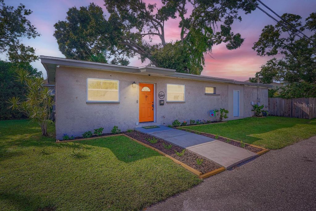 Photo of 2819 15th Avenue N, St Petersburg, FL 33713 (MLS # TB8421170)