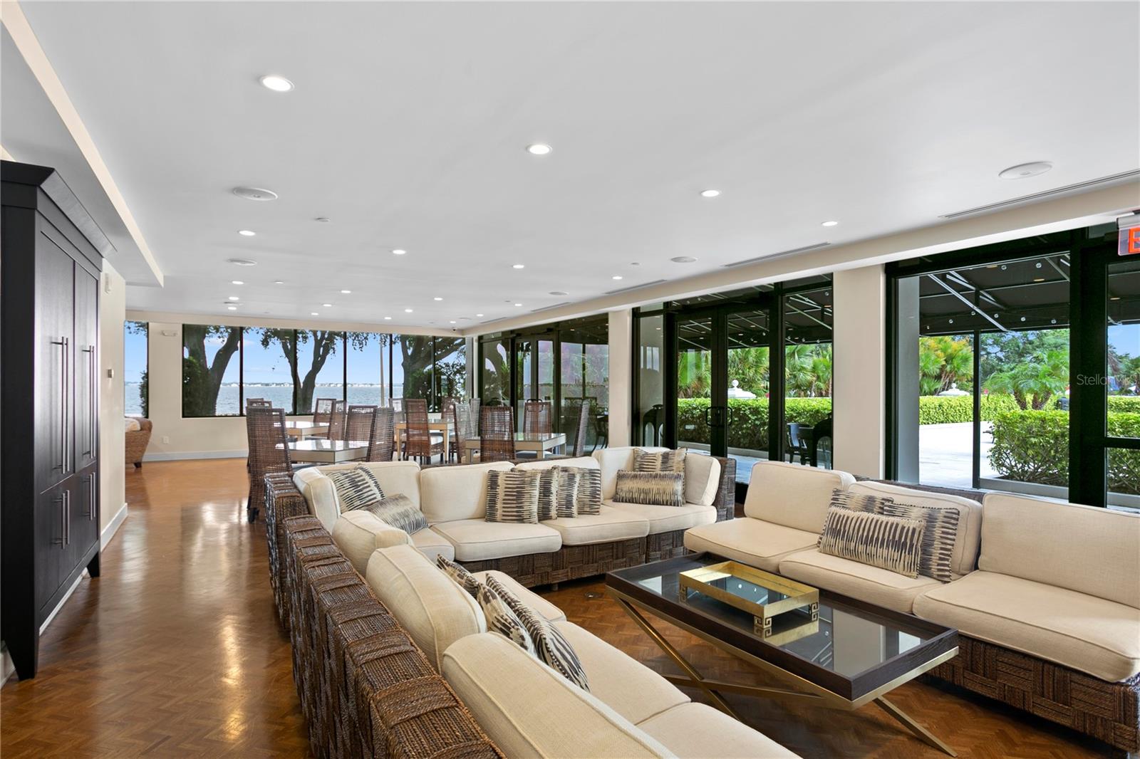 MONTE CARLO TOWERS A CONDOMINI - Residential Lease