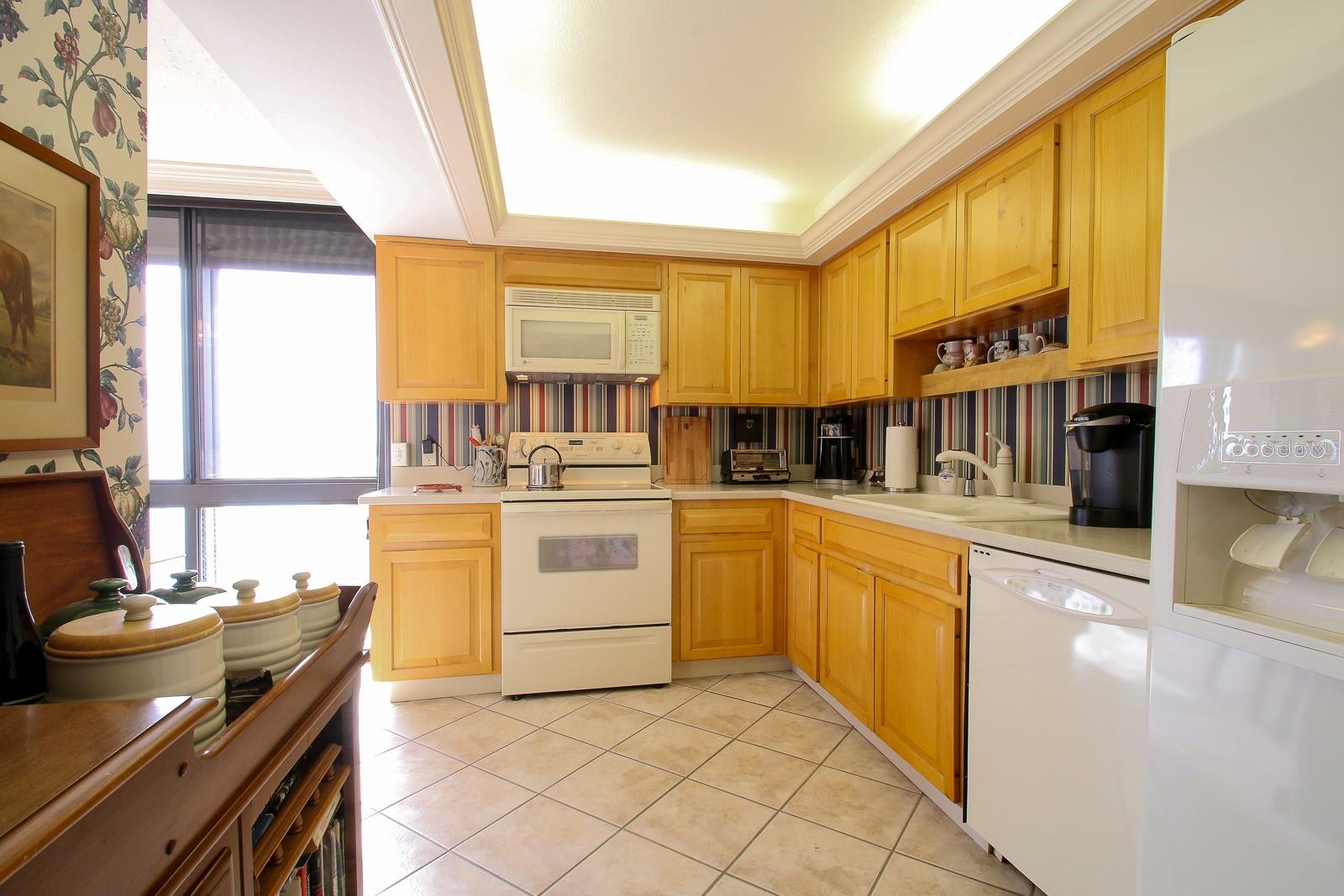MONTE CARLO TOWERS A CONDOMINI - Residential Lease
