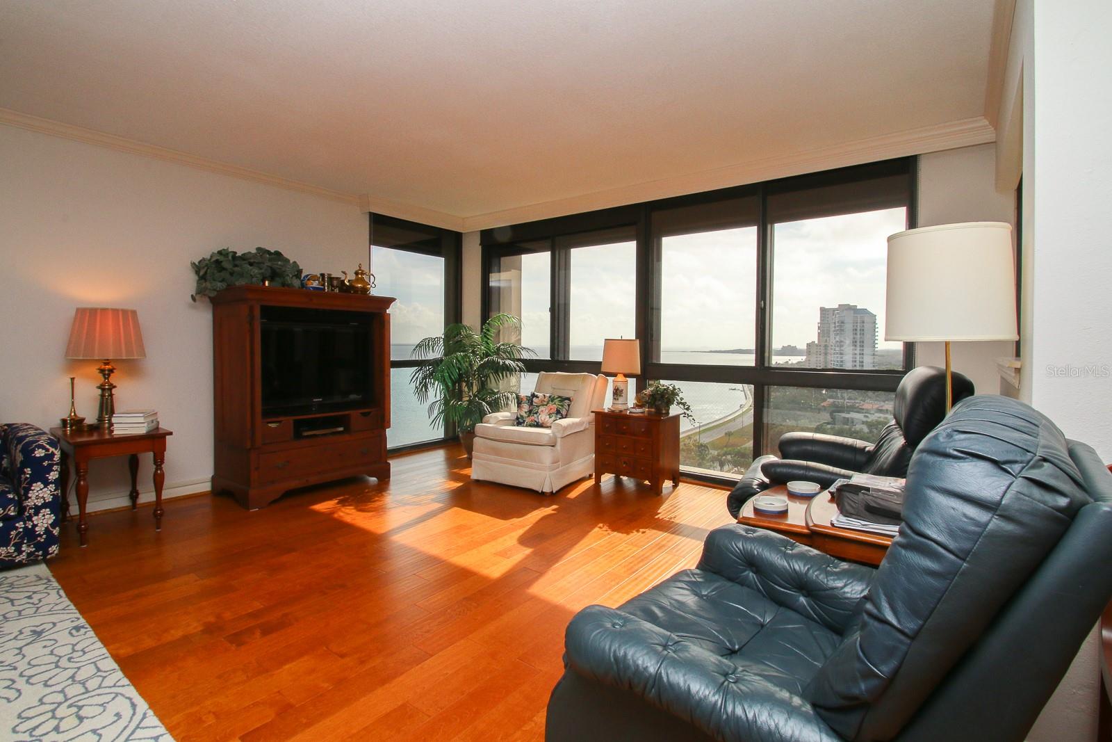 MONTE CARLO TOWERS A CONDOMINI - Residential Lease