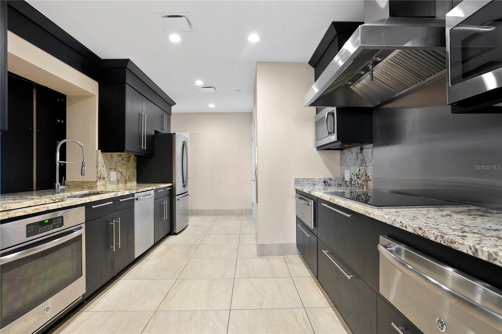 MONTE CARLO TOWERS A CONDOMINI - Residential Lease