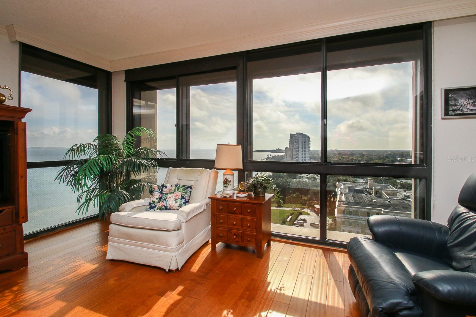 MONTE CARLO TOWERS A CONDOMINI - Residential Lease