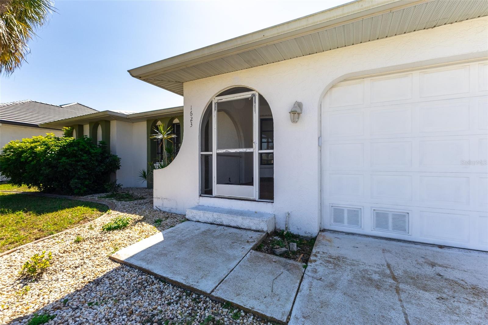 1623 REDWING COURT