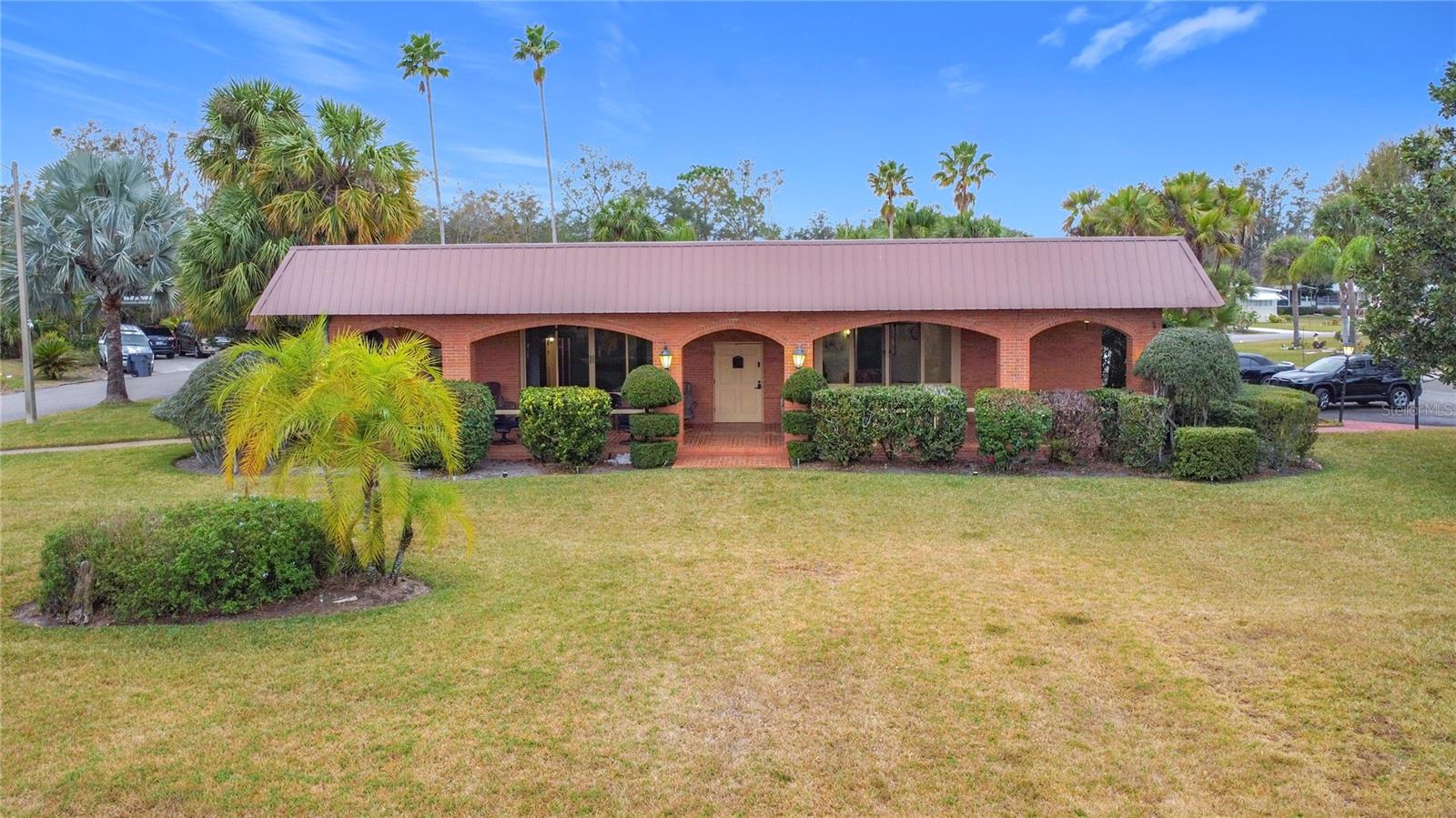 6 PALM WAY