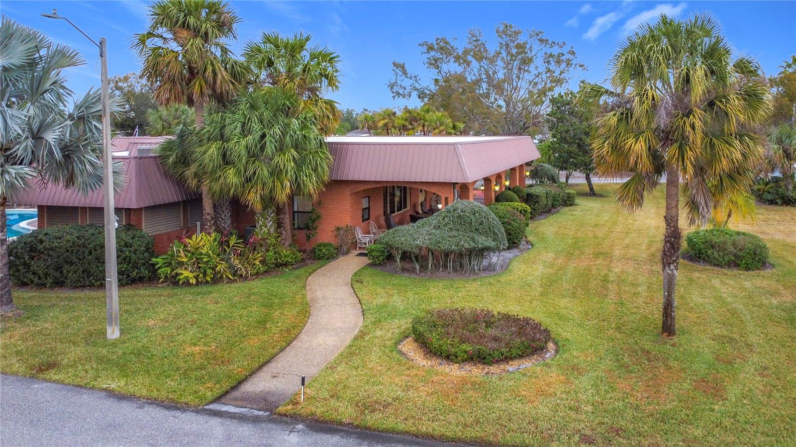 6 PALM WAY