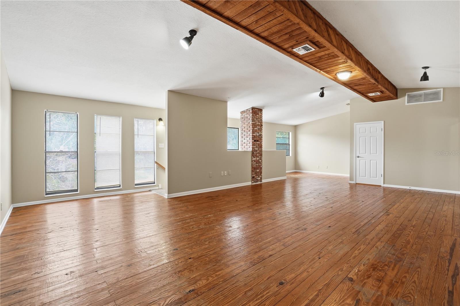 TEMPLE TERRACE ESTATES - Residential