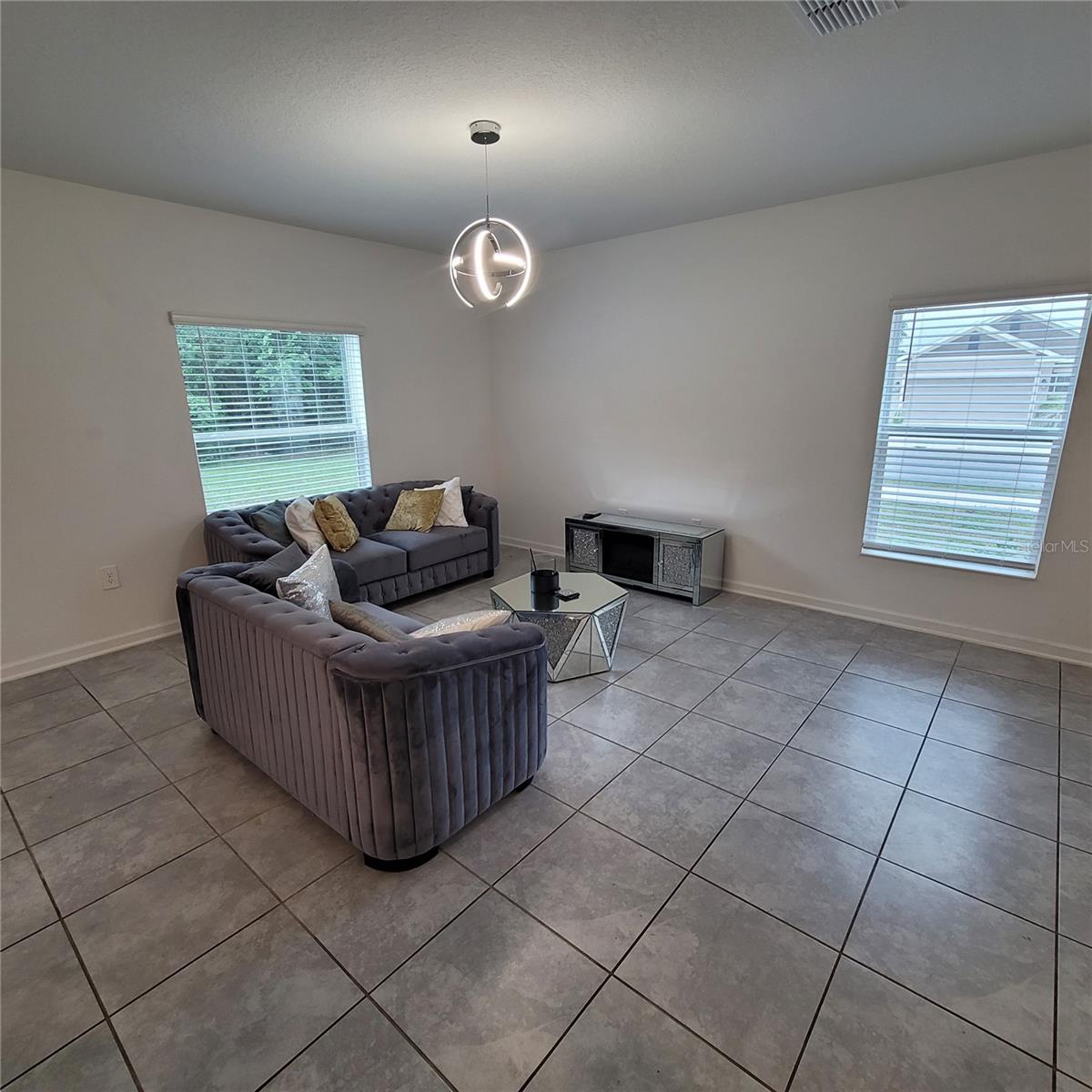 577 BELL PRAIRIE CIRCLE