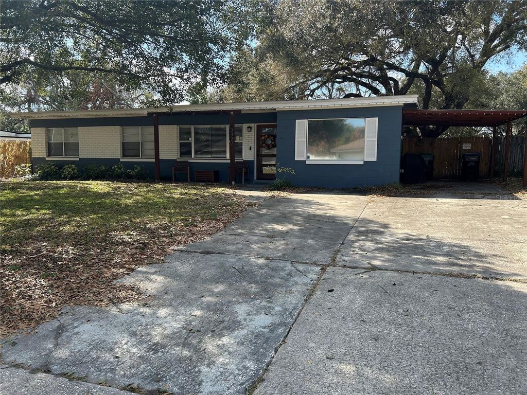 Photo of 3320 Conway Gardens Road, Orlando, FL 32806 (MLS # O6386829)