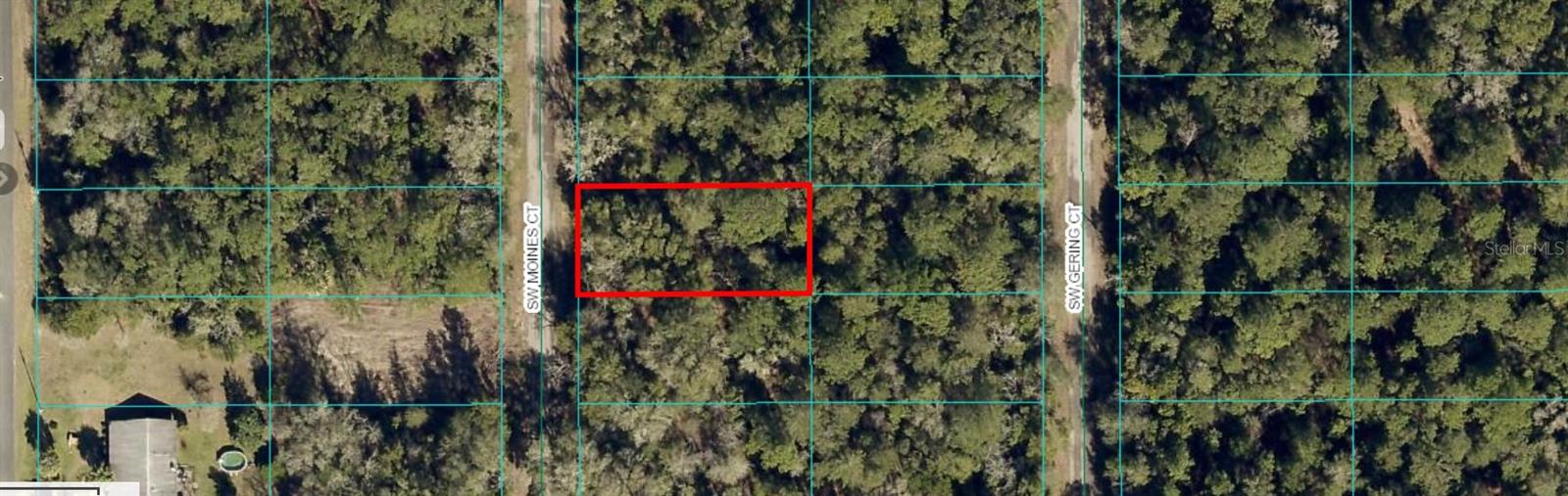 A serene and spacious vacant lot nestled in the heart of the highly sought-after Rainbow Lakes Estates community in beautiful Dunnellon, Florida. This generously sized parcel offers a blank canvas for your vision—whether you're planning your forever home, a seasonal retreat, or a smart investment in Florida real estate. Enjoy peaceful living just minutes from Rainbow Springs State Park, Withlacoochee River, and countless outdoor adventures. You're also within a short drive to Ocala, Gainesville, and Crystal River for shopping, dining, and Gulf Coast recreation. Whether you're a first-time buyer, a builder, or a retiree looking for the perfect Florida escape, this lot offers exceptional value and limitless potential.