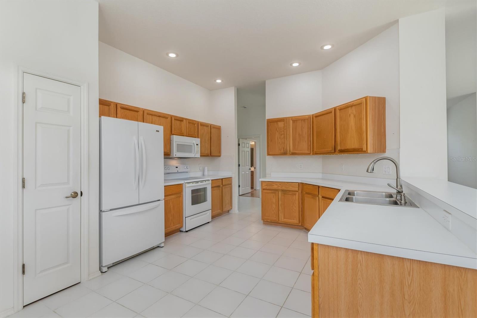 WELLINGTON CHASE - Residential