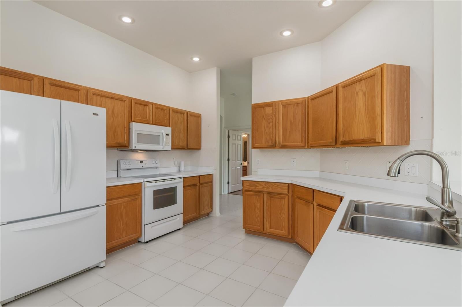 WELLINGTON CHASE - Residential