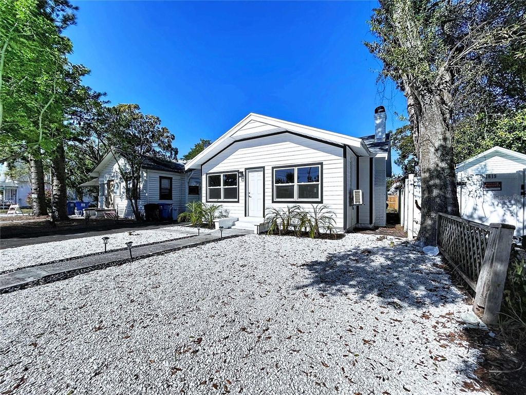 Photo of 1621 7th Avenue N, St Petersburg, FL 33713 (MLS # TB8462071)