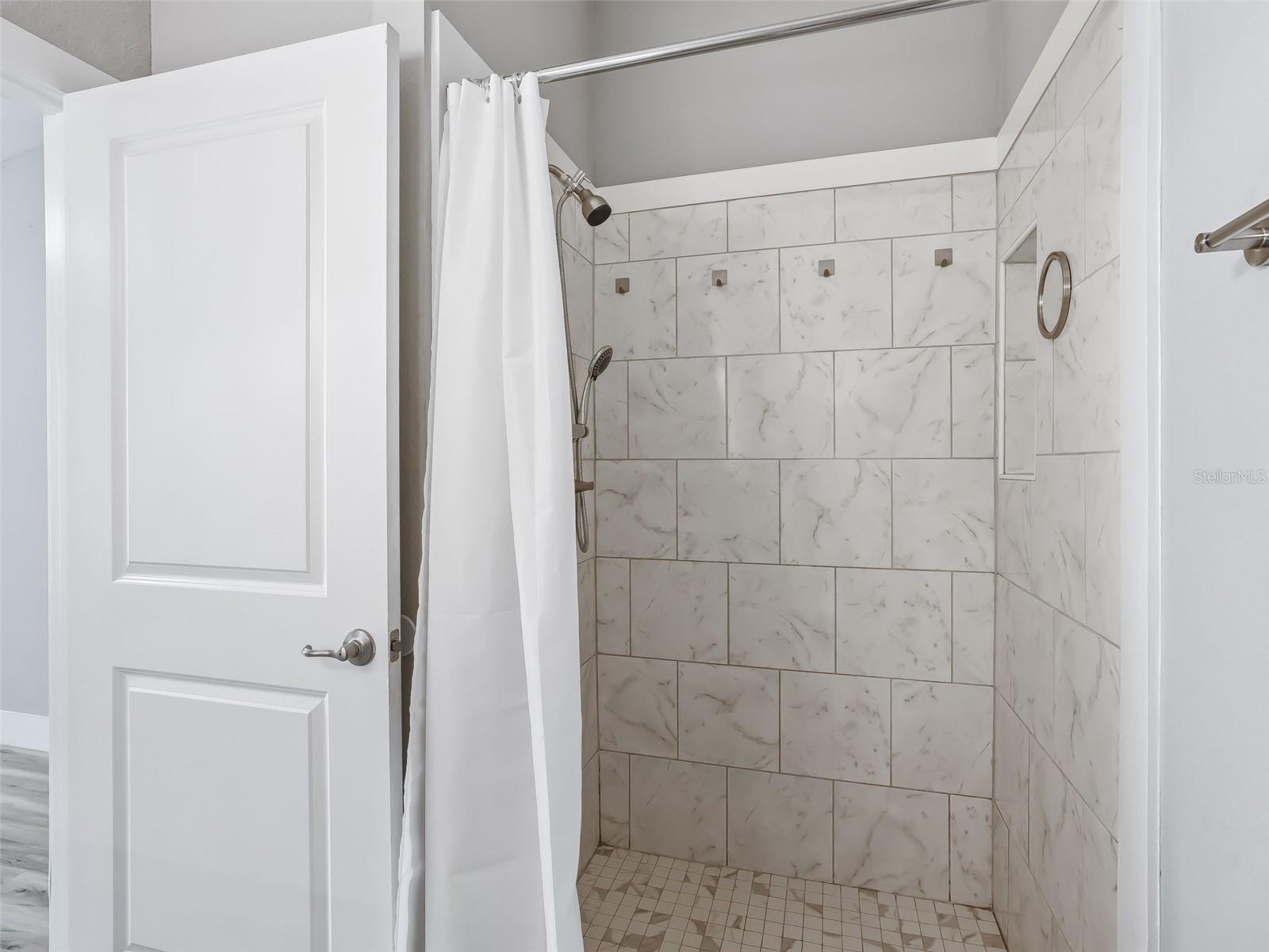 SILVER SPGS SHORES UN 42 - Residential