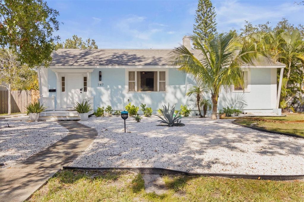 Photo of 747 39th Avenue NE, St Petersburg, FL 33703 (MLS # TB8461799)