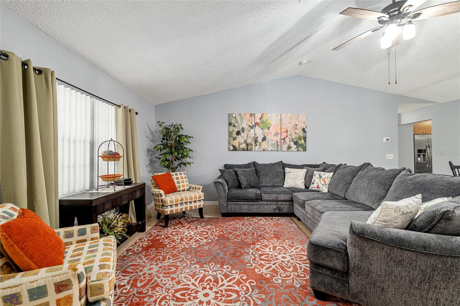 ON TOP OF THE WORLD - Residential