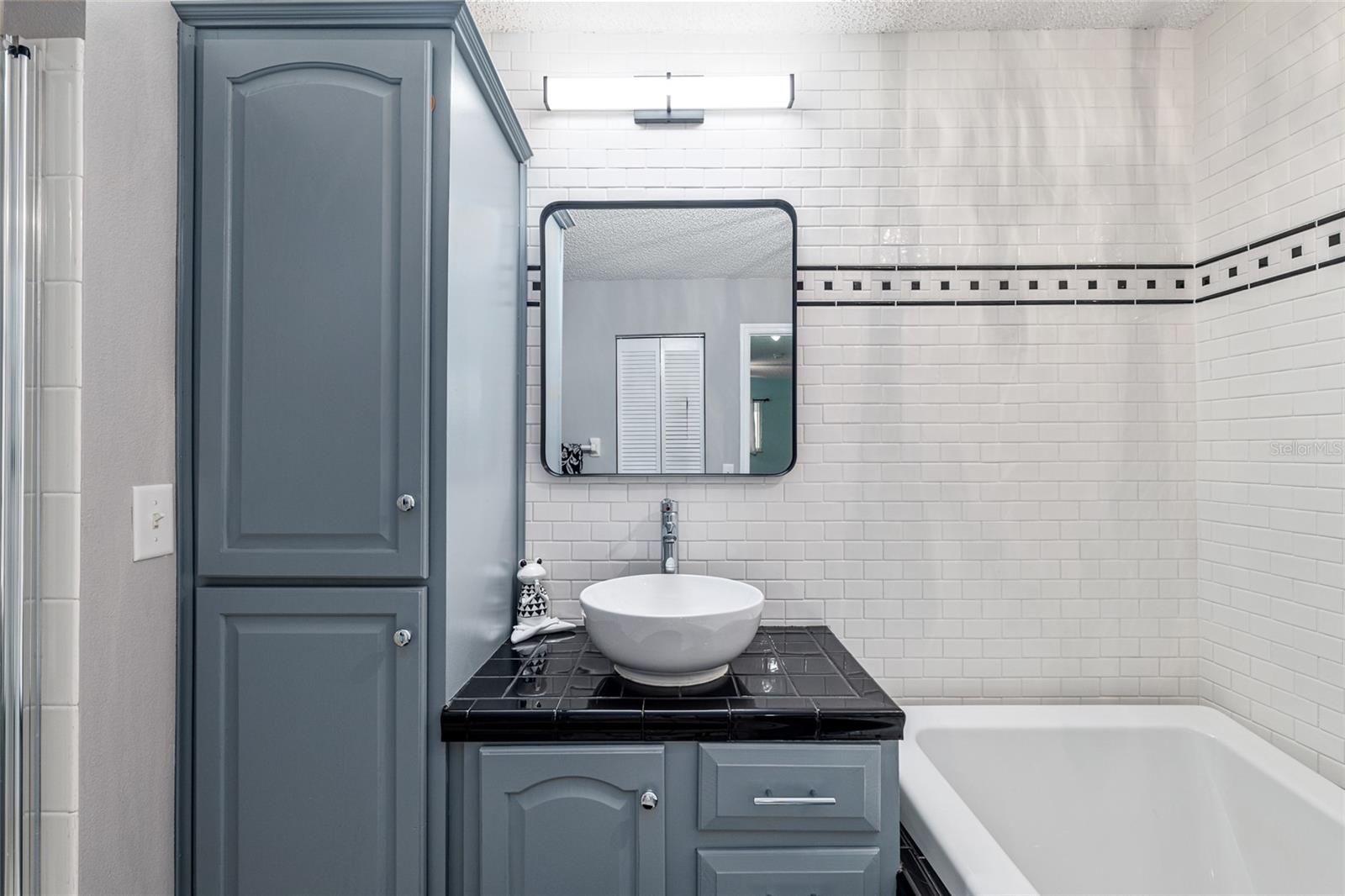 ON TOP OF THE WORLD - Residential