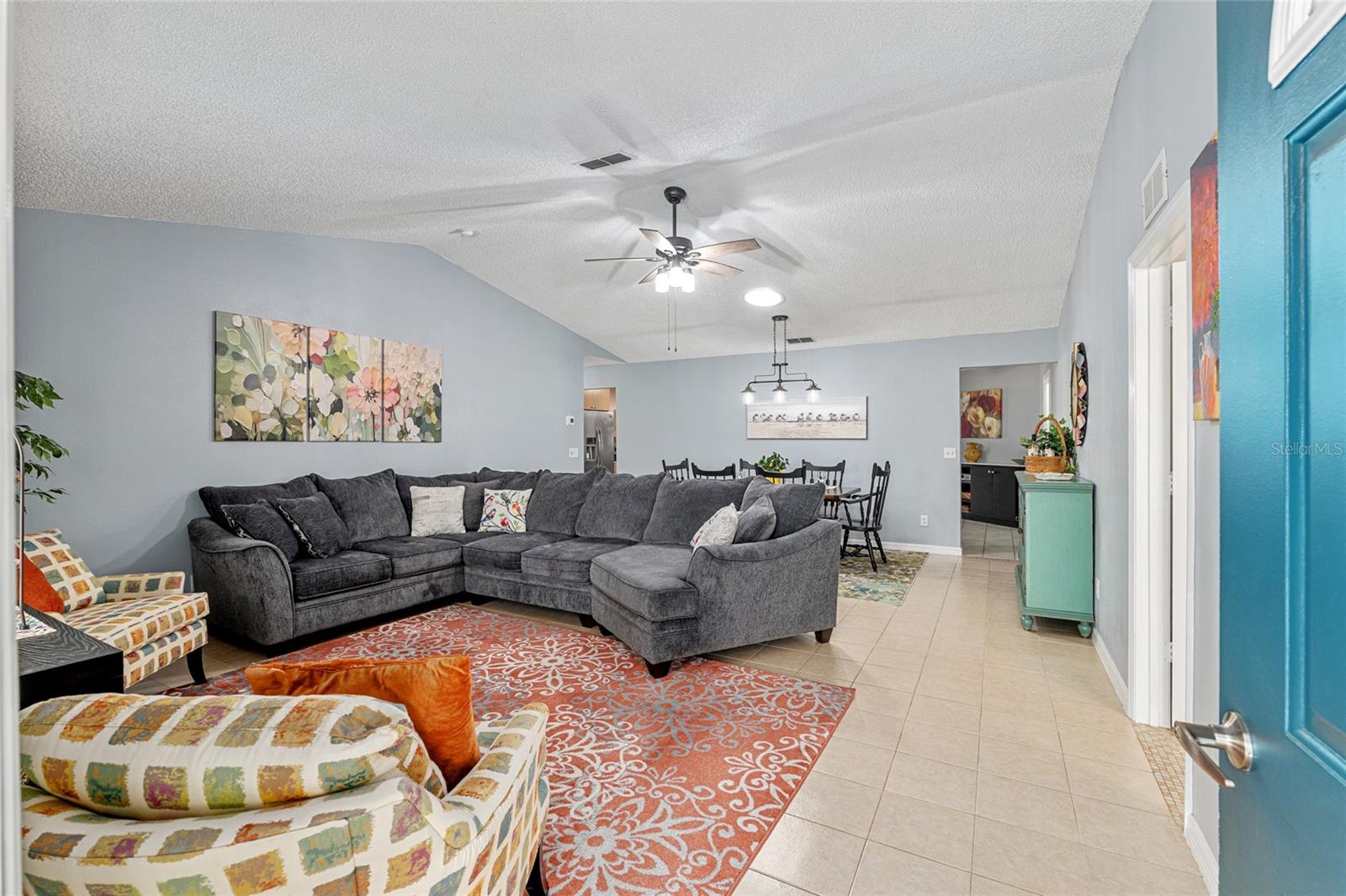 ON TOP OF THE WORLD - Residential