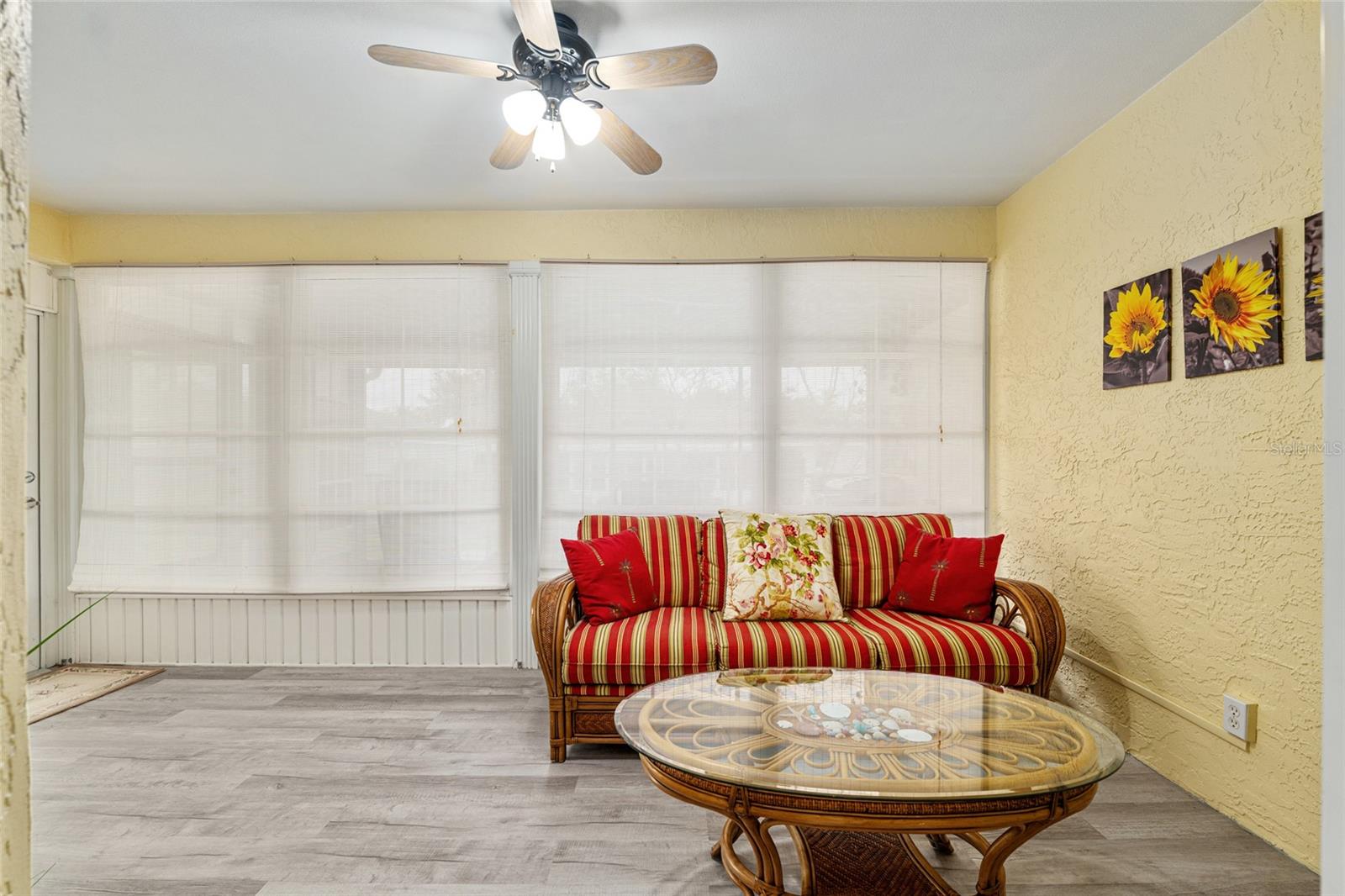 ON TOP OF THE WORLD - Residential