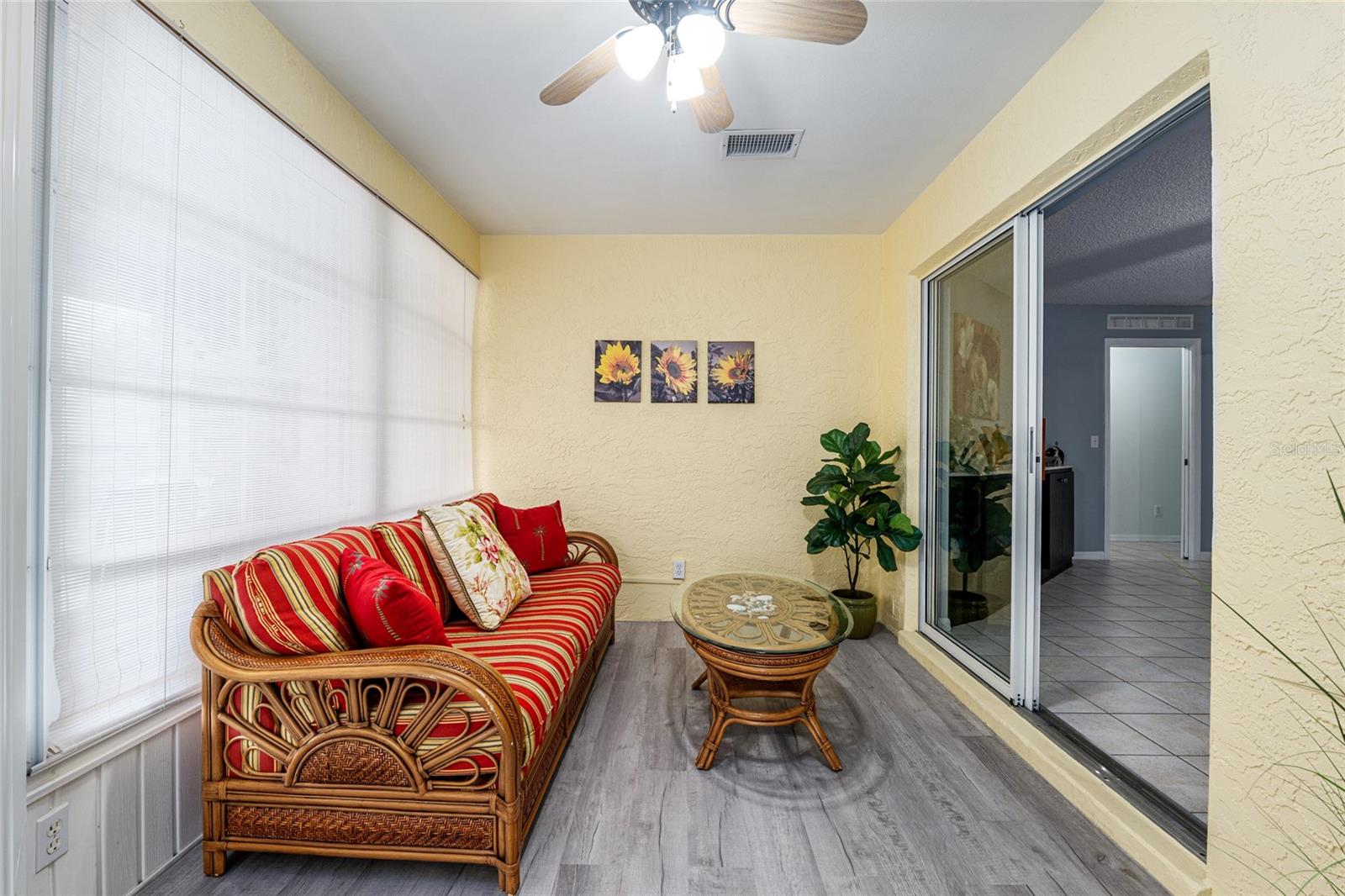 ON TOP OF THE WORLD - Residential