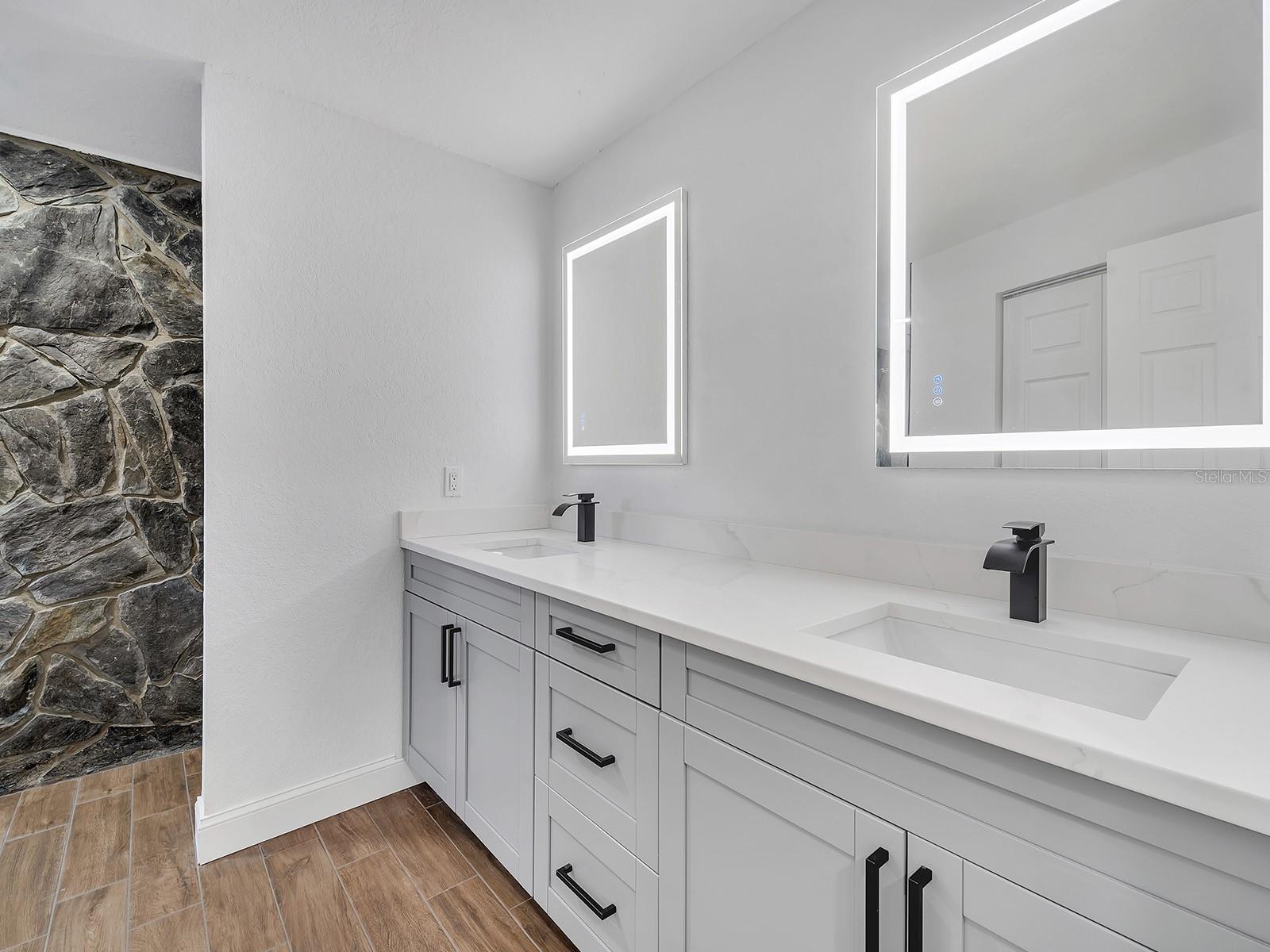 HICKORY HILL SUB PH - Residential