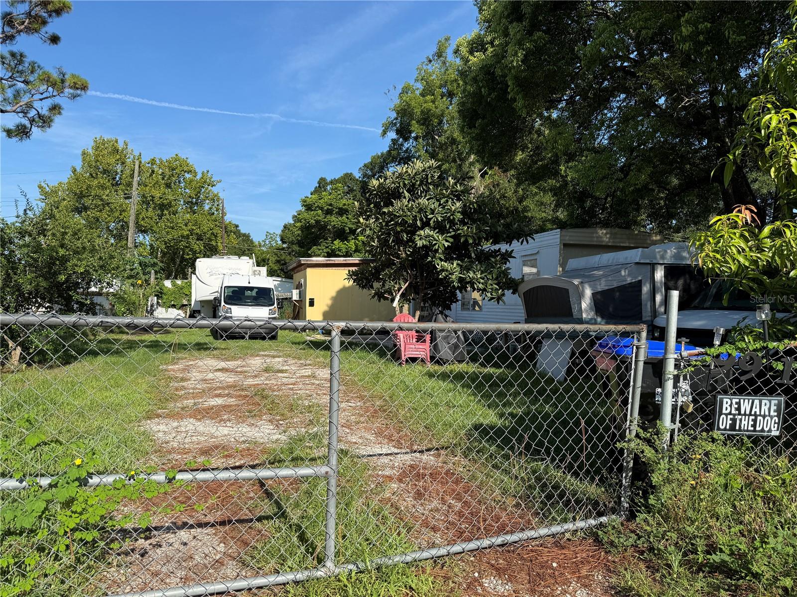 INVESTORS OPPORTUNITY!!!!
Unique opportunity to own a triplex featuring three 1 bed / 1 bath units. Excellent potential for rental income. Property is being sold AS IS – Cash Only. Don’t miss out on this fantastic investment property with endless possibilities