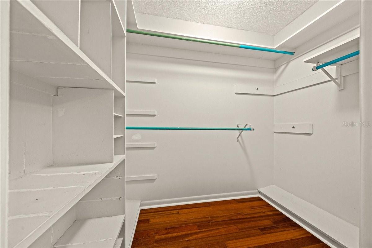 VILLAGE NORTH - Residential