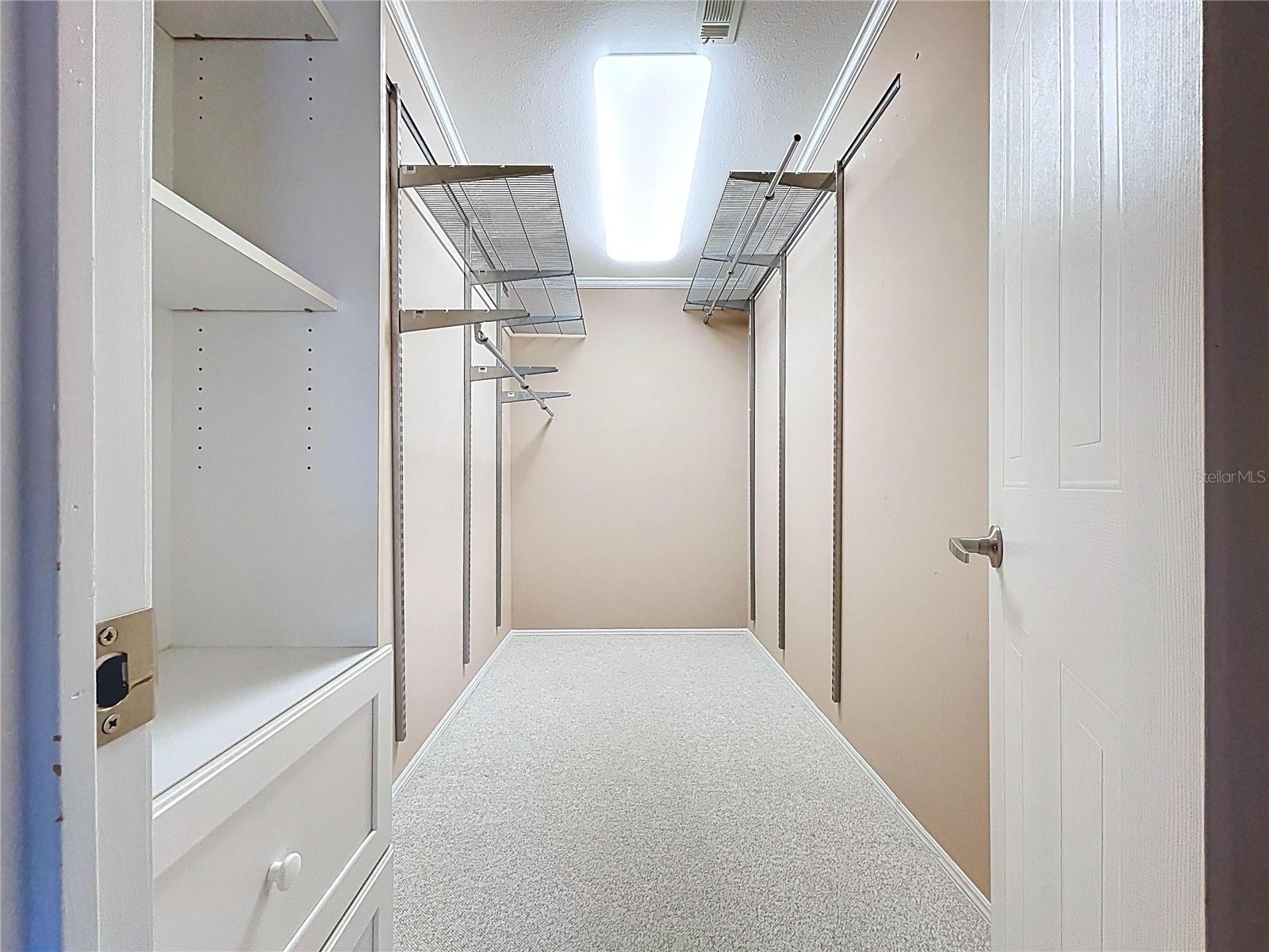 HAMPTON COURT UNREC - Residential