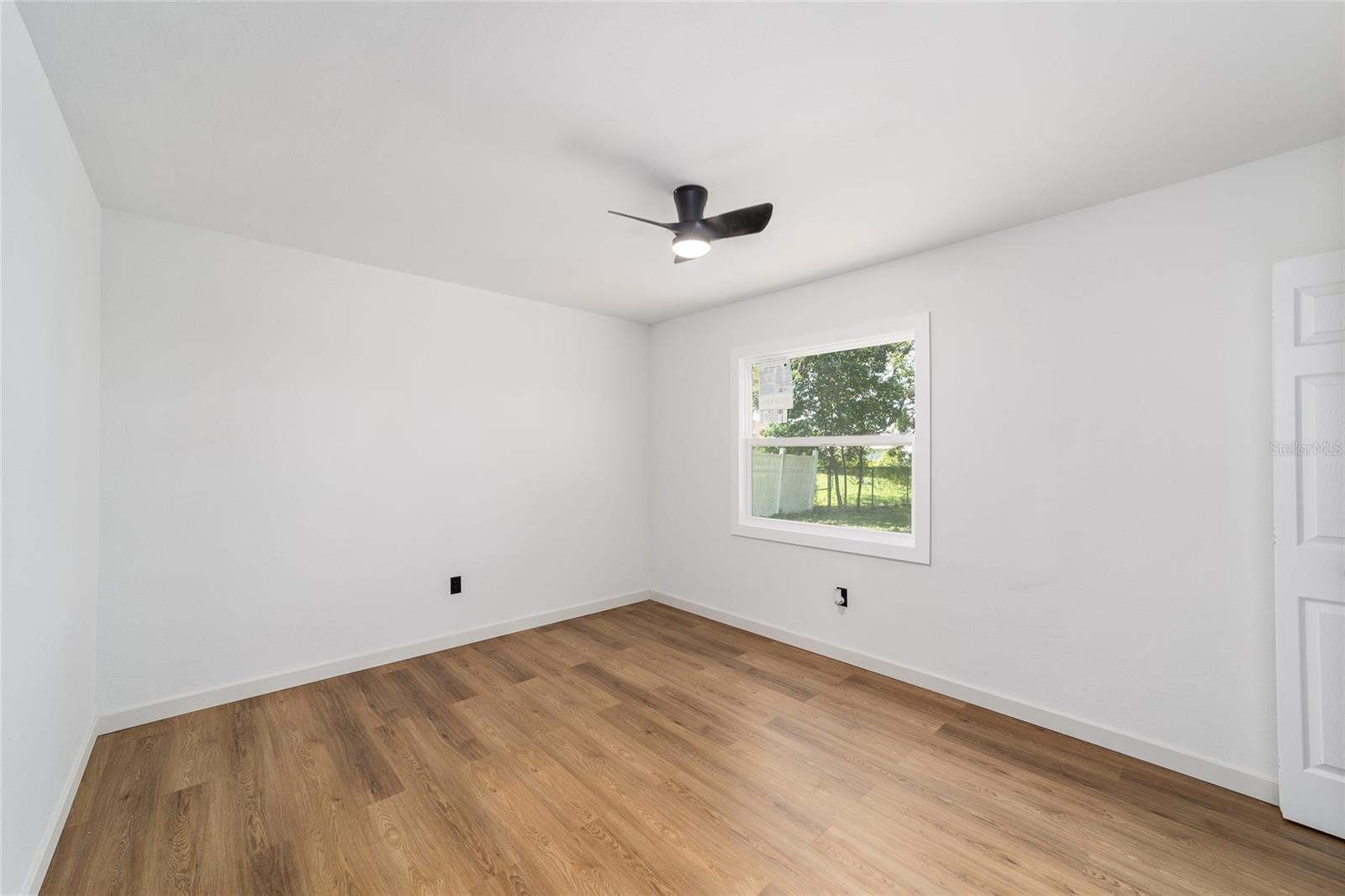 SILVER SPGS SHORES UN 17 - Residential Lease