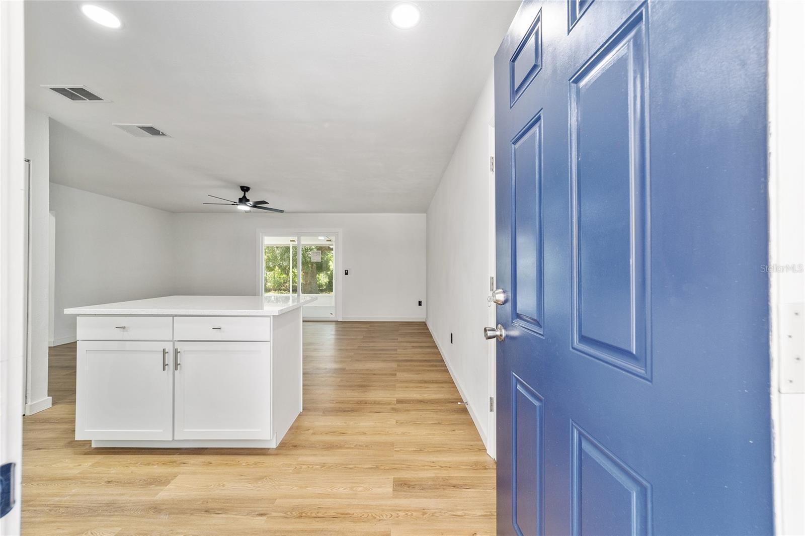 SILVER SPGS SHORES UN 17 - Residential Lease