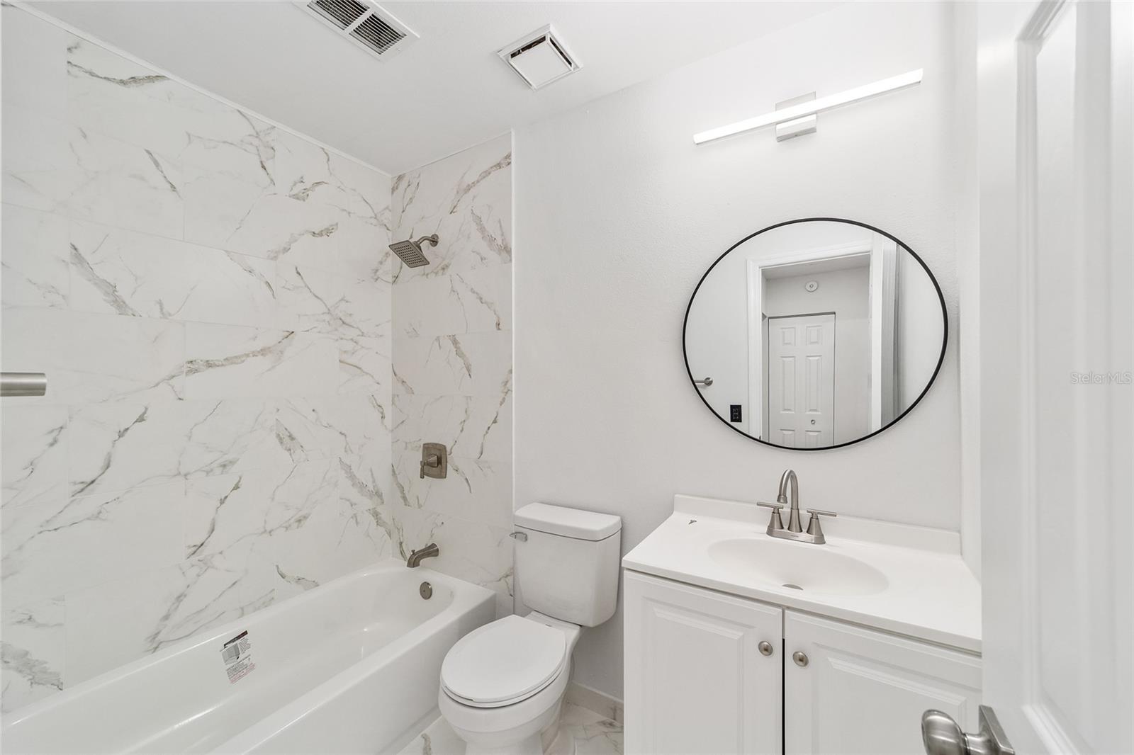 SILVER SPGS SHORES UN 17 - Residential Lease