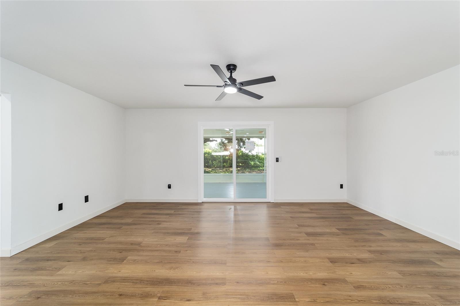 SILVER SPGS SHORES UN 17 - Residential Lease