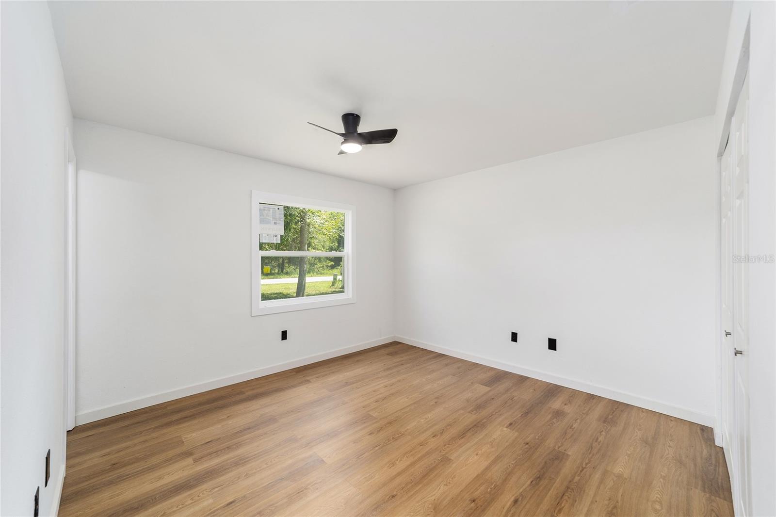 SILVER SPGS SHORES UN 17 - Residential Lease