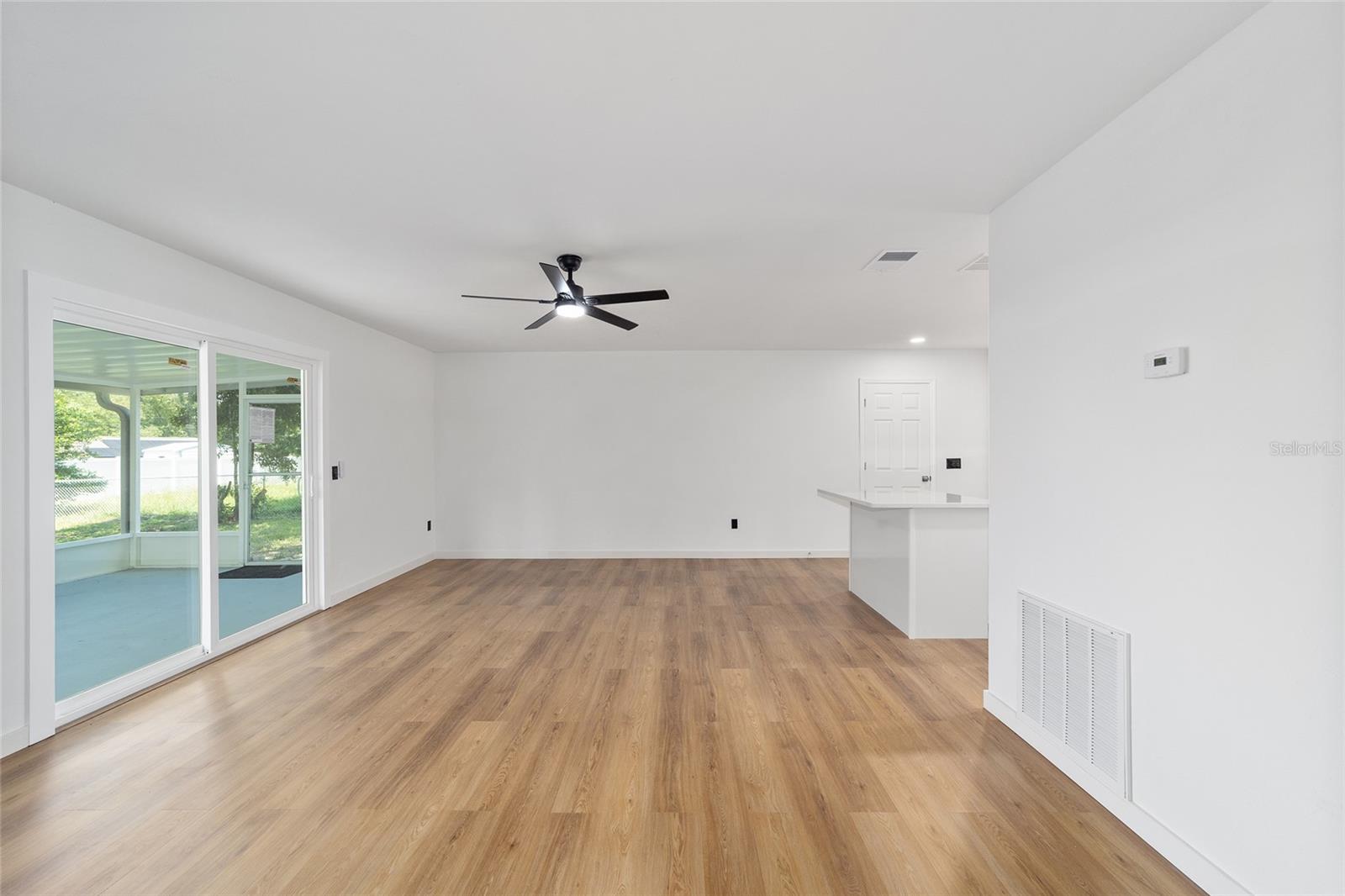 SILVER SPGS SHORES UN 17 - Residential Lease