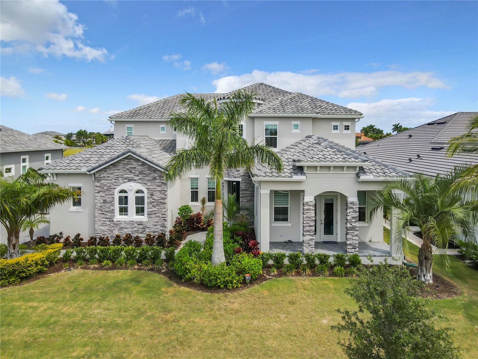 811 MANNS HARBOR DRIVE