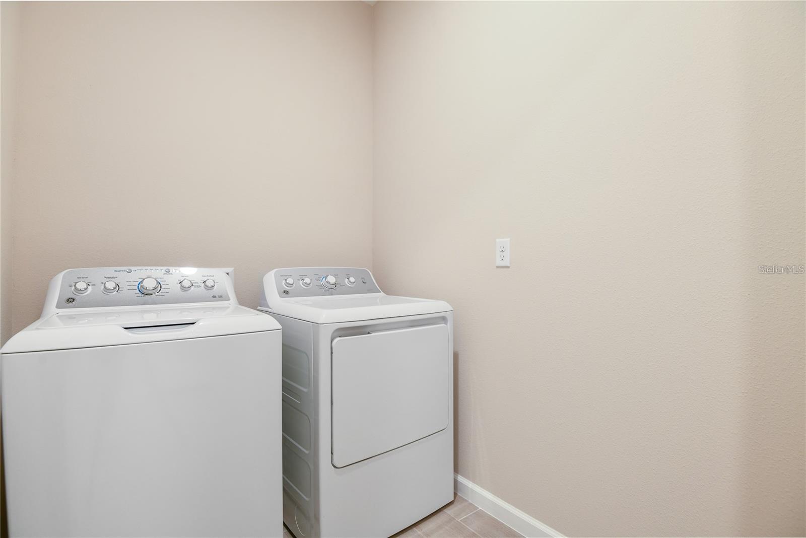 SEASONS AT SUTTON PRESERVE - Residential Lease