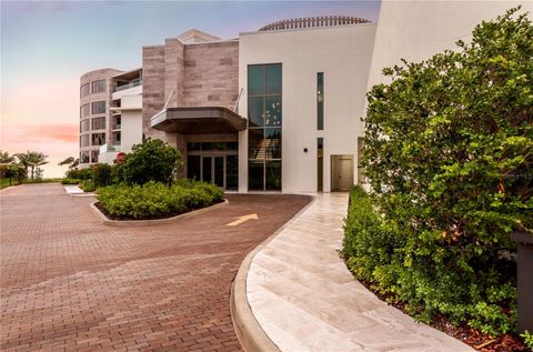 A home in LONGBOAT KEY