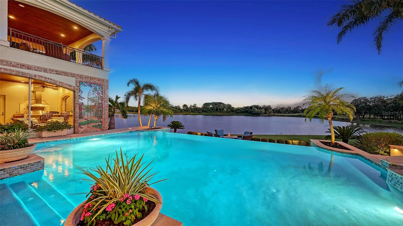 UNIVERSITY PARK COUNTRY CLUB/KNIGHTSBRIDGE - Residential