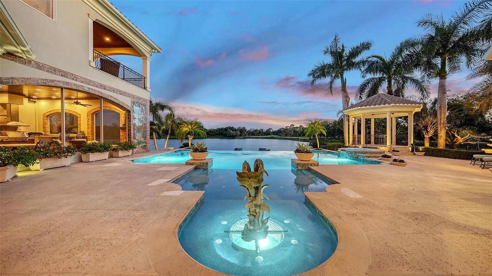 UNIVERSITY PARK COUNTRY CLUB/KNIGHTSBRIDGE - Residential