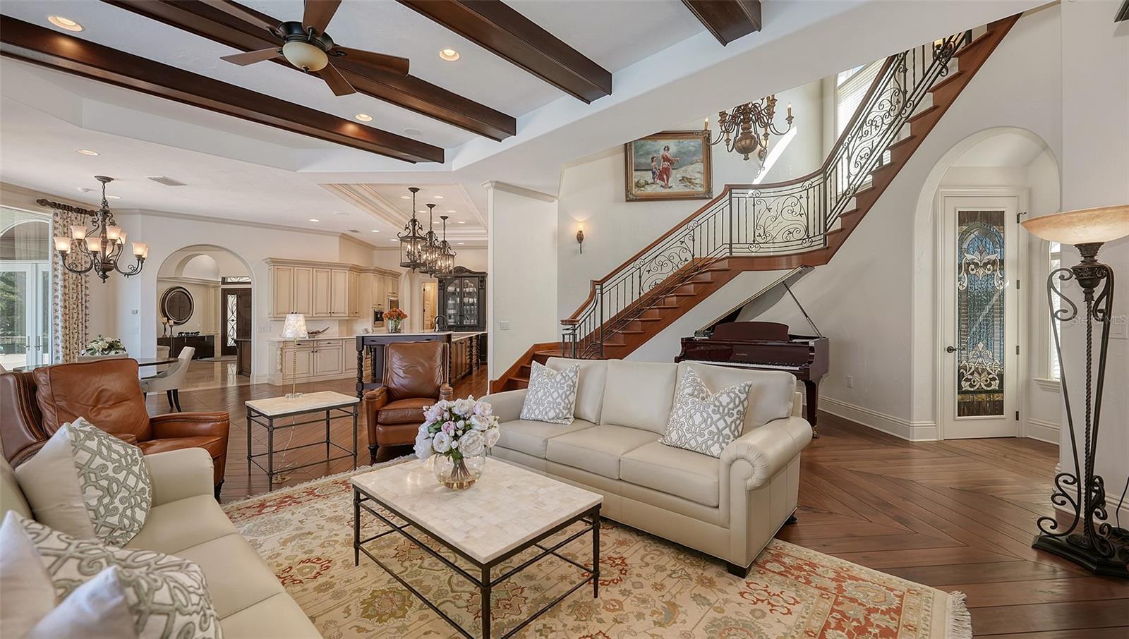 UNIVERSITY PARK COUNTRY CLUB/KNIGHTSBRIDGE - Residential