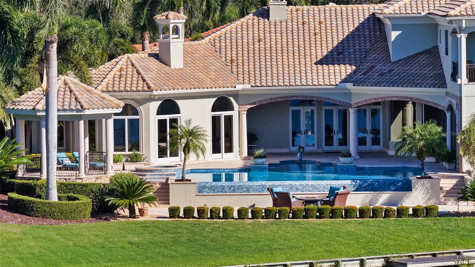 UNIVERSITY PARK COUNTRY CLUB/KNIGHTSBRIDGE - Residential