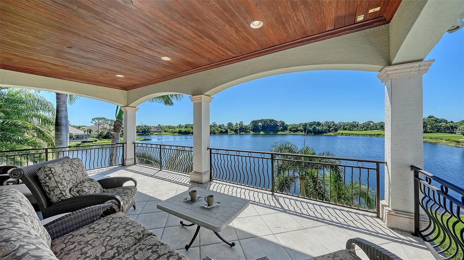 UNIVERSITY PARK COUNTRY CLUB/KNIGHTSBRIDGE - Residential