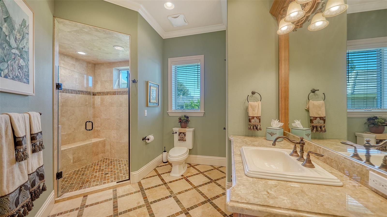 UNIVERSITY PARK COUNTRY CLUB/KNIGHTSBRIDGE - Residential